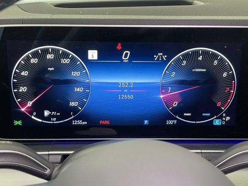 Used 2025 Mercedes-Benz GLS 580 4MATIC image 40