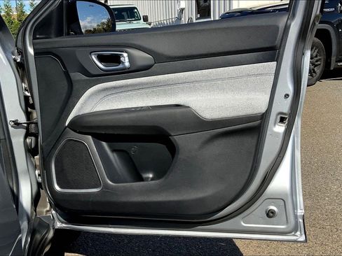 Certified 2022 Jeep Compass Latitude w/ Convenience Group image 21