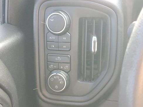 Certified 2019 Chevrolet Silverado 1500 Custom Trail Boss w/ Custom Convenience Package AWD/4WD image 17