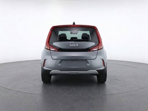 Used 2025 Kia Soul LX w/ LX Technology Package FWD image 7