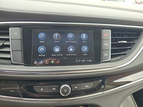 Used 2022 Buick Enclave Essence image 22