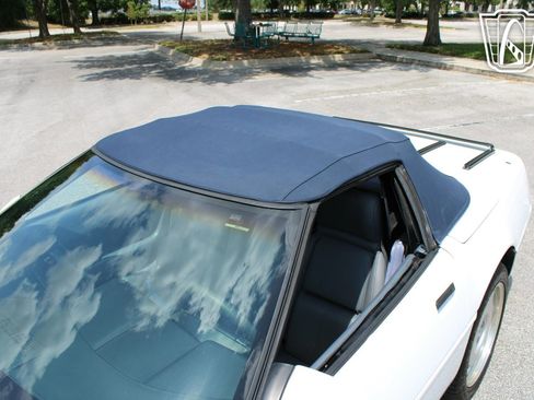 Used 1991 Chevrolet Corvette Convertible image 39