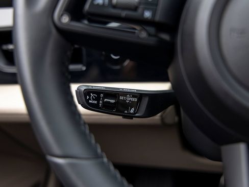 Certified 2025 Porsche Taycan AWD/4WD image 31