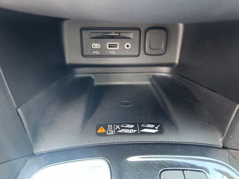 Used 2023 Chevrolet Equinox Premier FWD image 23
