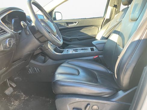 Used 2021 Ford Edge Titanium image 11