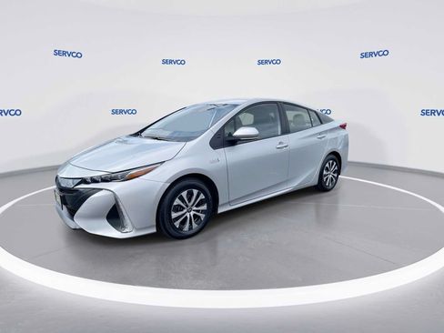 Used 2021 Toyota Prius Prime XLE FWD image 4