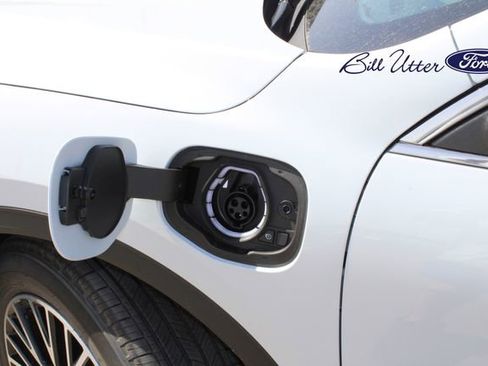 New 2025 Ford Escape SE image 6