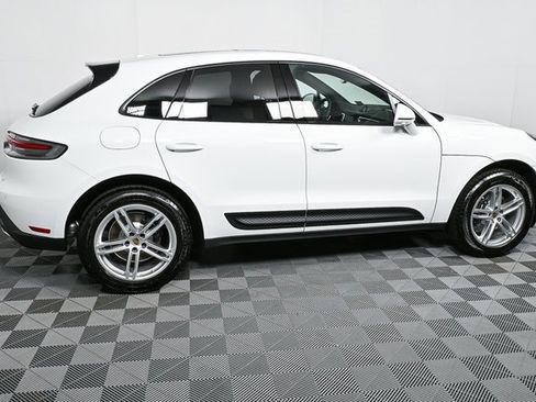 Certified 2025 Porsche Macan AWD image 26
