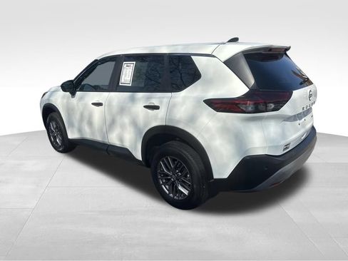 Used 2023 Nissan Rogue S AWD/4WD image 10