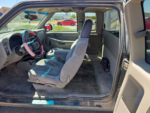 Used 2001 GMC Sonoma SLS w/ Super Spec Pkg 2 RWD image 5