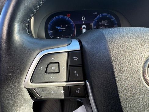 Used 2023 Toyota Highlander Platinum image 22