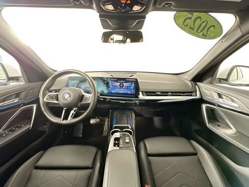 Used 2025 BMW X1 xDrive28i AWD/4WD image 3