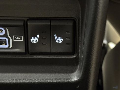 Used 2024 Jeep Grand Cherokee Limited w/ Luxury Tech Group II image 34