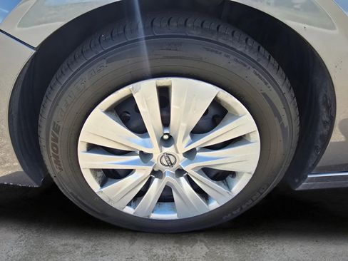 Used 2024 Nissan Sentra S FWD image 9