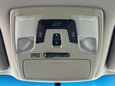 Used 2016 Toyota Sienna XLE image 31