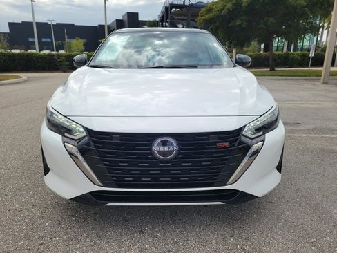 Used 2024 Nissan Sentra SR w/ SR Premium Package image 3