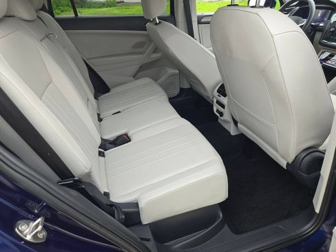 Used 2022 Volkswagen Tiguan SE AWD/4WD image 9