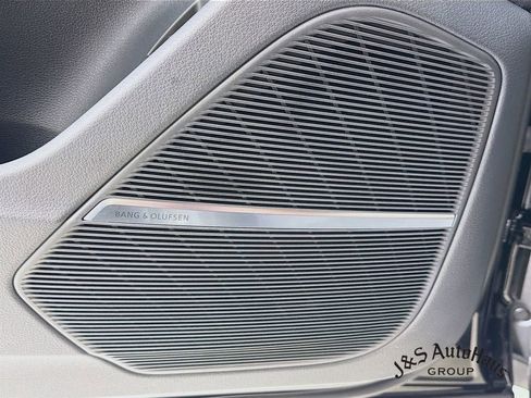 Used 2024 Audi Q8 Premium Plus w/ Premium Plus Package image 24