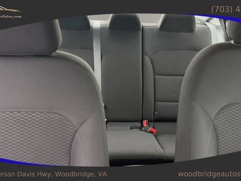 Used 2019 Hyundai Elantra SE w/ Cargo Package FWD image 18