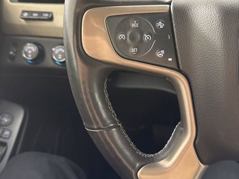 Used 2017 GMC Yukon XL Denali w/ Open Road Package image 32