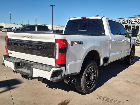 Used 2025 Ford F350 Platinum w/ FX4 Off-Road Package image 3