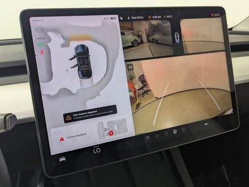 Used 2024 Tesla Model Y Performance image 21