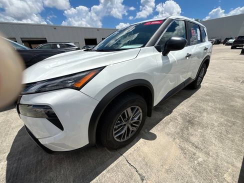 Used 2026 Nissan Rogue S FWD image 1