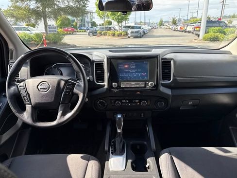 Used 2022 Nissan Frontier SV AWD/4WD image 11