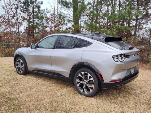 Used 2021 Ford Mustang Mach-E Premium image 6