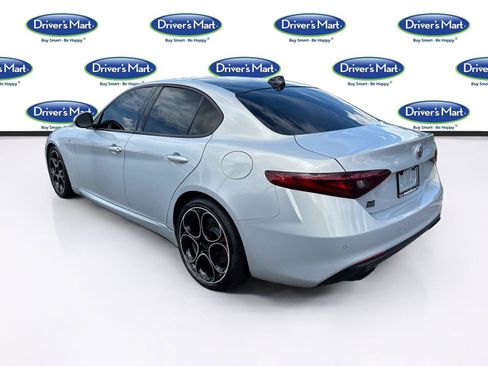 Used 2022 Alfa Romeo Giulia Ti w/ Active Assist Plus Package RWD image 5