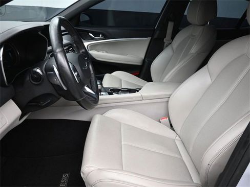 Used 2022 Genesis G70 2.0T image 16