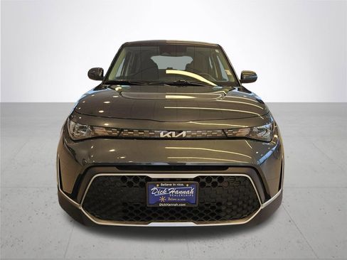 Used 2025 Kia Soul LX w/ LX Technology Package FWD image 3