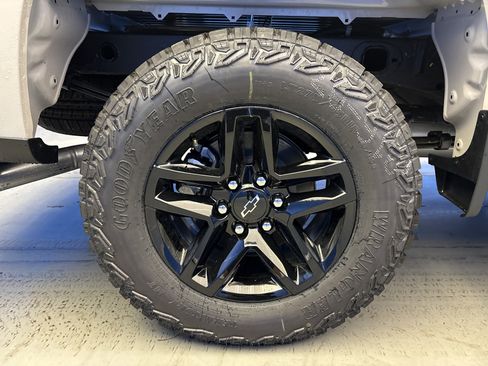 New 2026 Chevrolet Silverado 1500 Custom Trail Boss AWD/4WD image 8