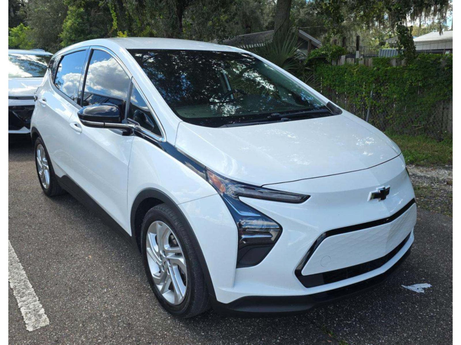 Used 2023 Chevrolet Bolt LT w/ Driver Confidence Package FWD image 4