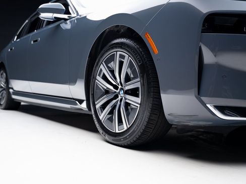 Used 2023 BMW i7 xDrive60 image 79