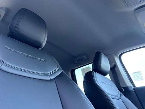 New 2025 Ford Maverick Lariat w/ Black Appearance Package image 17