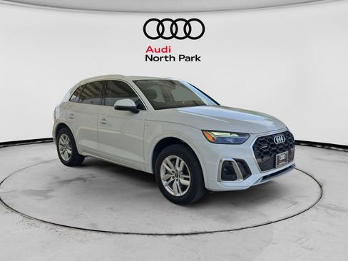 Used 2023 Audi Q5 2.0T Premium w/ Convenience Package AWD/4WD image 7