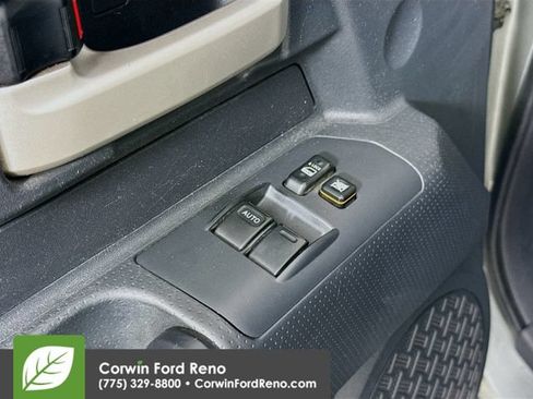 Used 2010 Toyota FJ Cruiser 4WD image 18