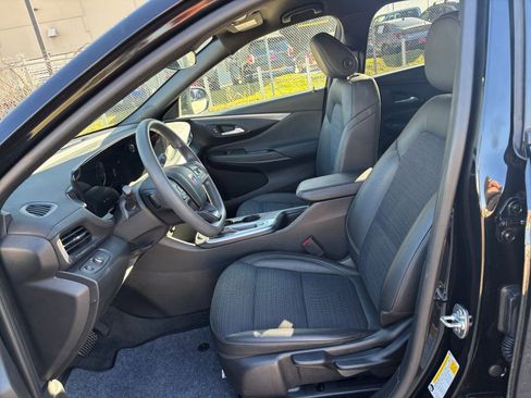 Used 2025 Buick Envista Preferred image 24