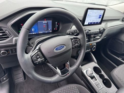 Used 2023 Ford Escape Active AWD/4WD image 9