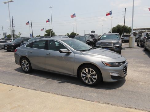 Used 2025 Chevrolet Malibu LT FWD image 7