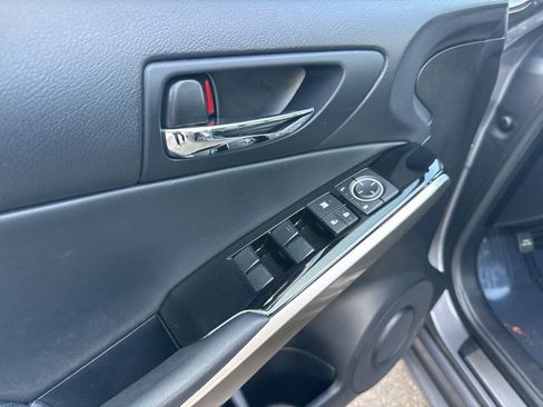 Used 2016 Lexus IS 300 AWD image 9