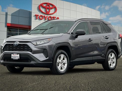 Used 2021 Toyota RAV4 LE AWD/4WD image 7