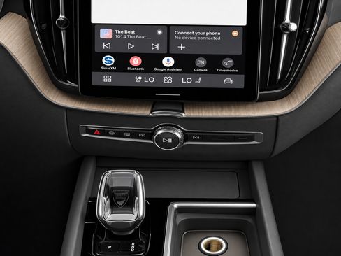 Certified 2026 Volvo XC60 B5 Plus w/ Protection Package Premier AWD/4WD image 12