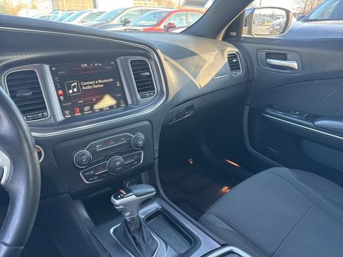 Used 2016 Dodge Charger SXT image 20