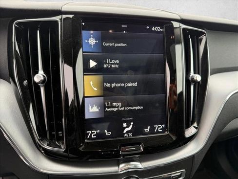 Used 2018 Volvo XC60 T5 Momentum w/ Convenience Package image 18