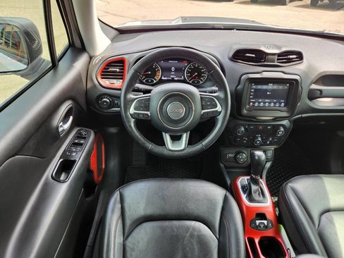 Used 2019 Jeep Renegade Trailhawk AWD/4WD image 16