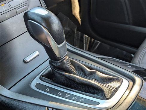 Used 2018 Ford Edge SE image 12