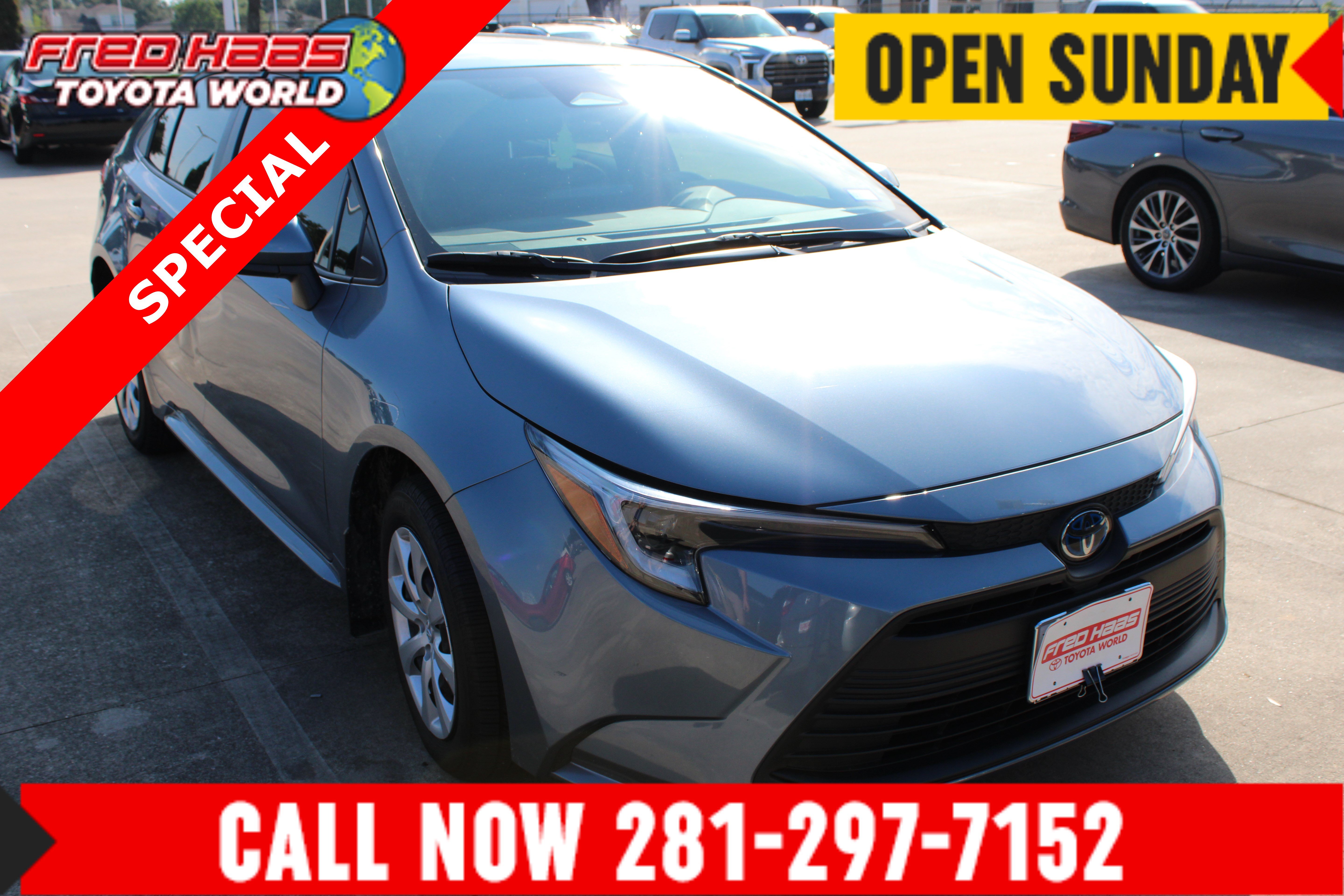 Used 2025 Toyota Corolla LE FWD image 1
