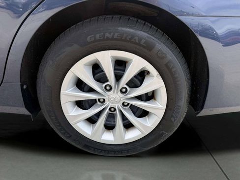 Used 2015 Toyota Camry LE FWD image 21